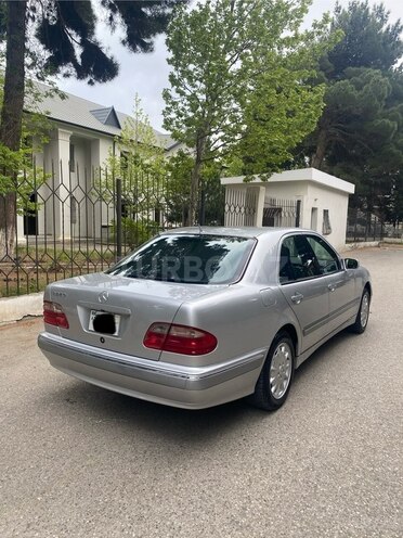 Mercedes E 240 2000, 247,255 km - 2.6 l - Sumqayıt