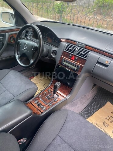 Mercedes E 240 2000, 247,255 km - 2.6 l - Sumqayıt