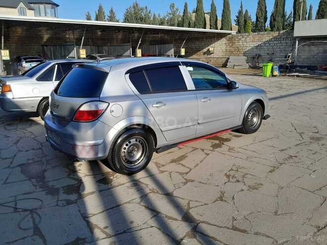 Opel Astra 2004, 235,000 km - 1.4 l - Bakı