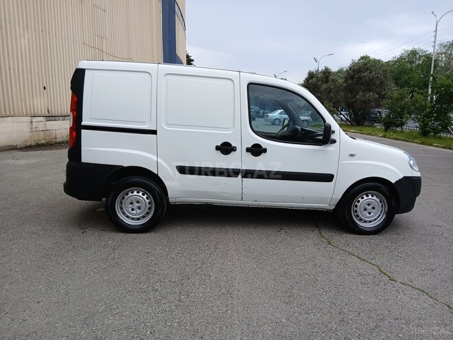 Fiat Doblo 2015, 302,000 km - 1.4 l - Bakı
