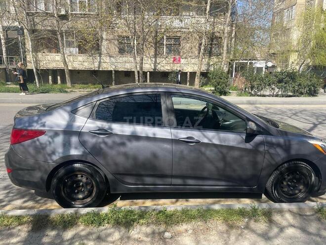 Hyundai Accent 2015, 300,000 km - 1.6 л - Bakı