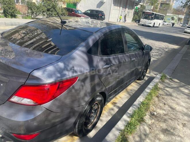 Hyundai Accent 2015, 300,000 km - 1.6 л - Bakı