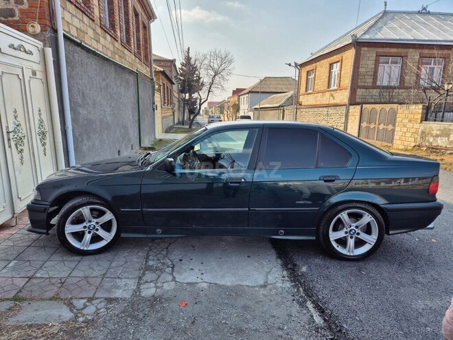 BMW 318 1993, 393,000 km - 1.8 l - Zaqatala