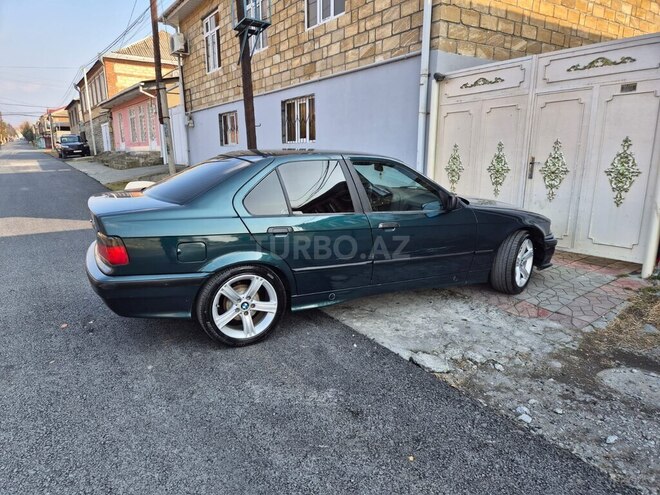 BMW 318 1993, 393,000 km - 1.8 l - Zaqatala