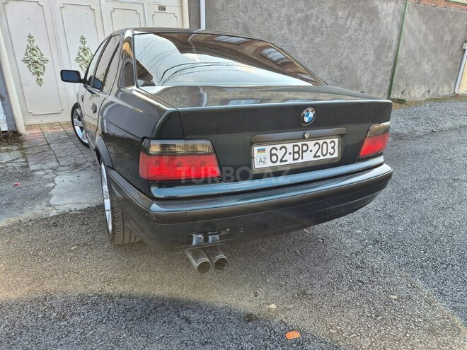 BMW 318 1993, 393,000 km - 1.8 l - Zaqatala