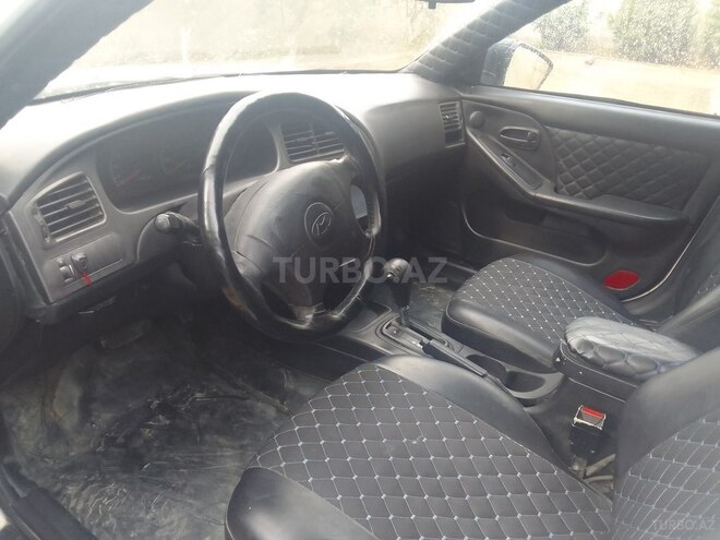 Hyundai Elantra 2003, 267,800 km - 2.0 l - Bakı