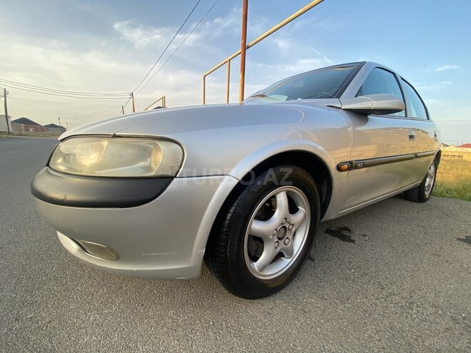 Opel Vectra 1996, 300,000 km - 2.0 l - Bakı