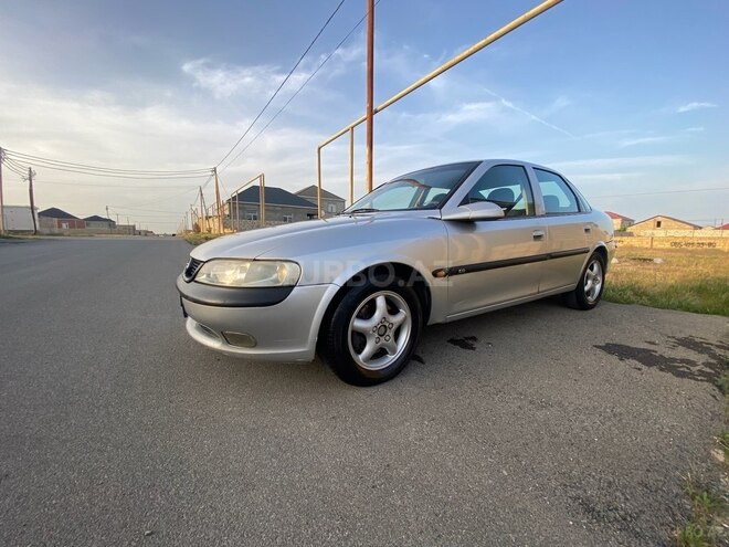 Opel Vectra 1996, 300,000 km - 2.0 l - Bakı