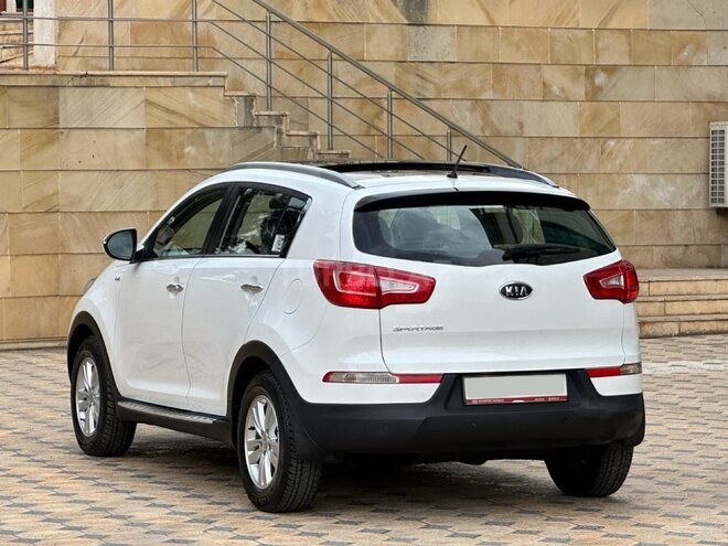 Kia Sportage 2011, 105,000 km - 2.0 l - Bakı