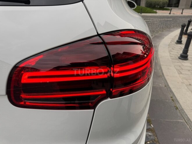 Porsche Cayenne-15