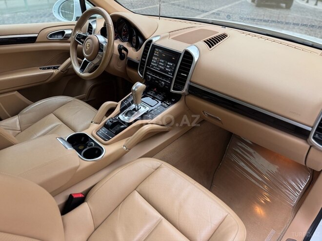 Porsche Cayenne-8