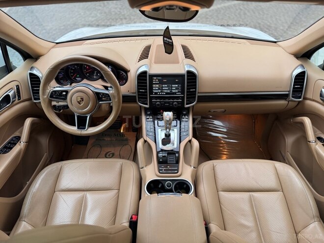 Porsche Cayenne-10