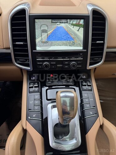 Porsche Cayenne-11
