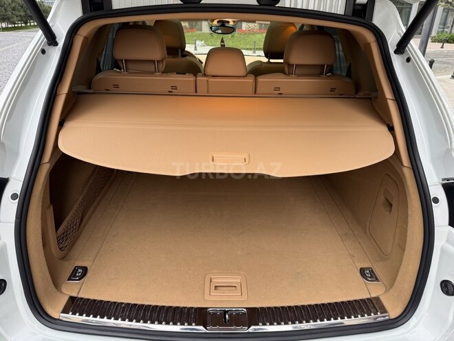 Porsche Cayenne-13