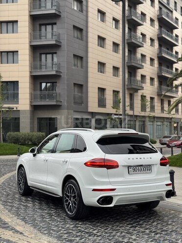 Porsche Cayenne-3
