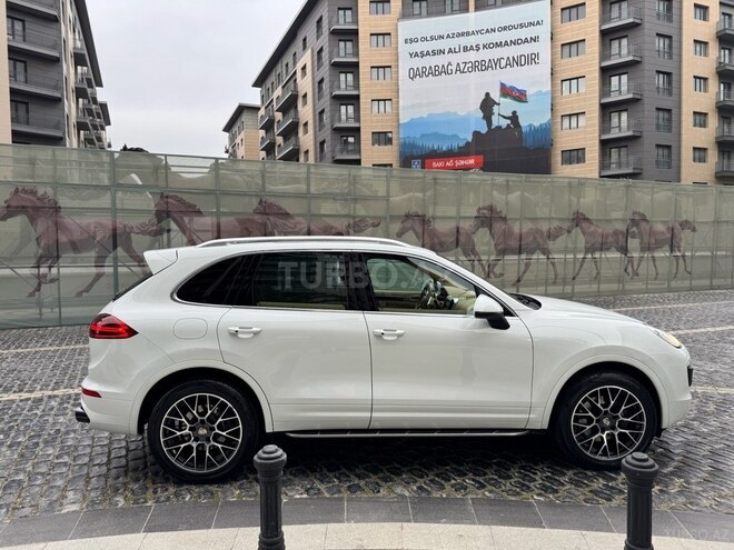 Porsche Cayenne-4