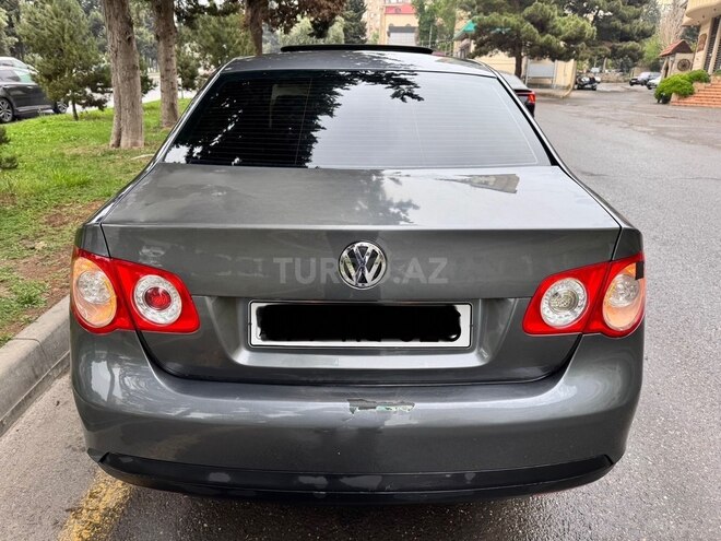 Volkswagen Jetta-8