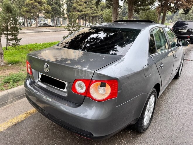 Volkswagen Jetta-6