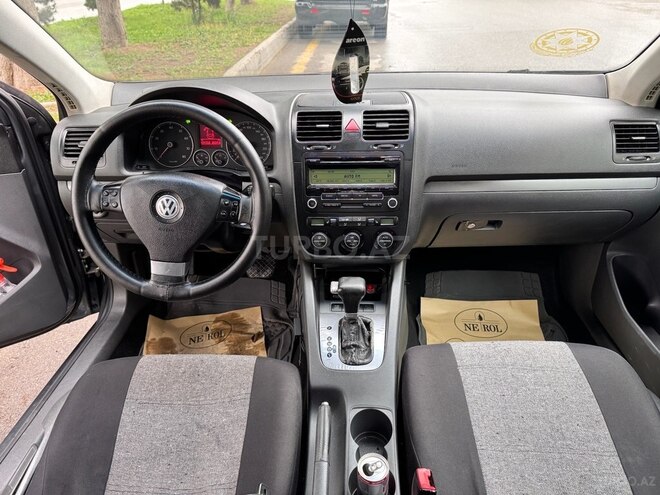Volkswagen Jetta-14
