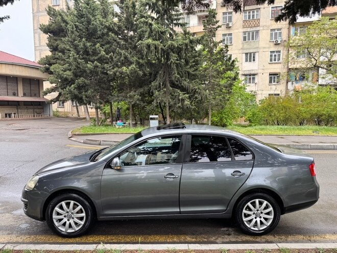 Volkswagen Jetta-10