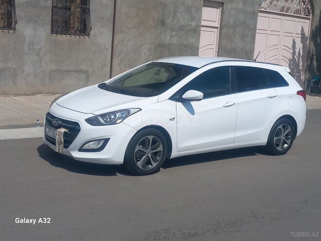 Hyundai i30 2015, 221,000 km - 1.6 л - Gəncə