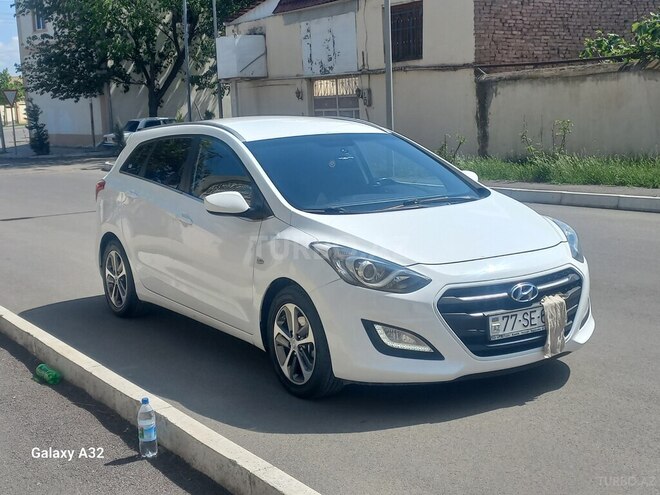 Hyundai i30 2015, 221,000 km - 1.6 л - Gəncə