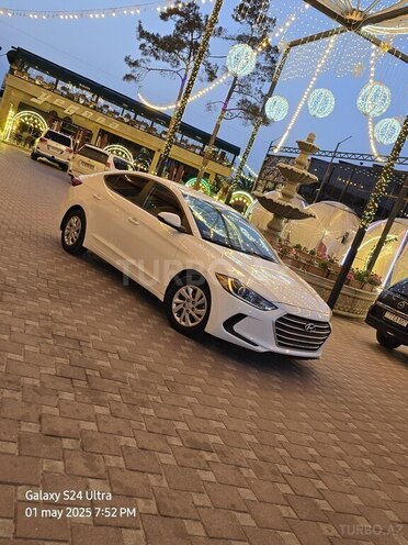 Hyundai Elantra 2017, 164,153 km - 2.0 л - Şirvan