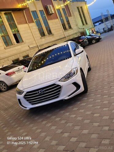 Hyundai Elantra 2017, 164,153 km - 2.0 л - Şirvan