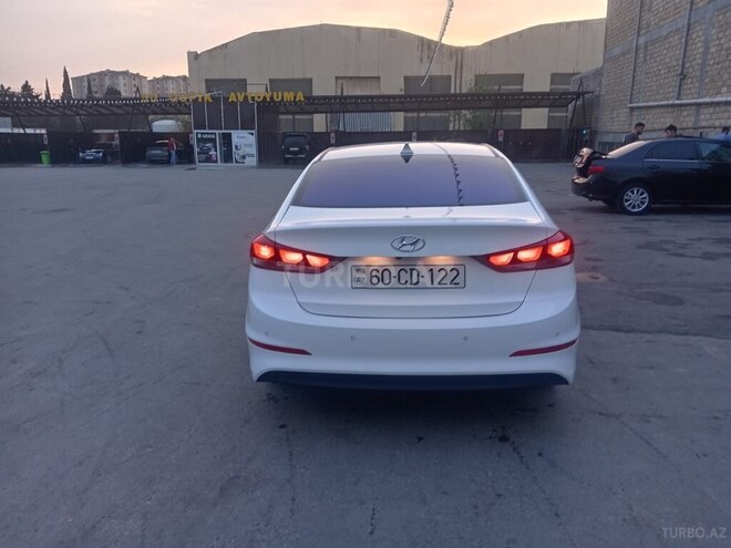 Hyundai Elantra 2015, 200,300 km - 1.6 l - Bakı