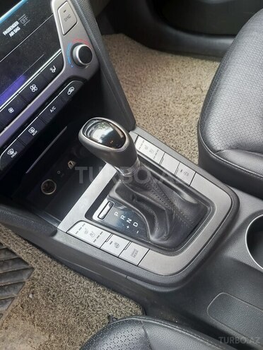 Hyundai Elantra 2015, 200,300 km - 1.6 l - Bakı