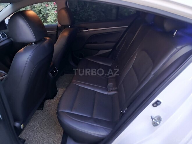 Hyundai Elantra 2015, 200,300 km - 1.6 l - Bakı