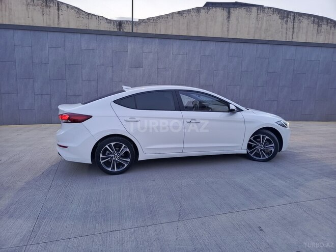Hyundai Elantra 2015, 200,300 km - 1.6 l - Bakı