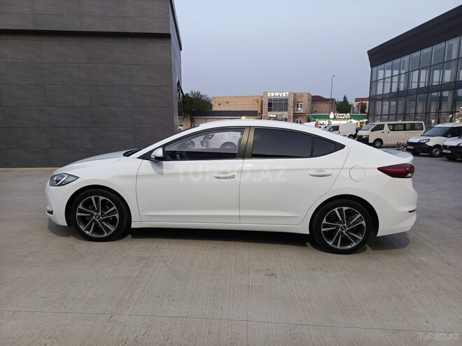 Hyundai Elantra 2015, 200,300 km - 1.6 l - Bakı