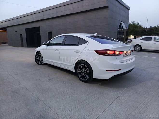 Hyundai Elantra 2015, 200,300 km - 1.6 l - Bakı