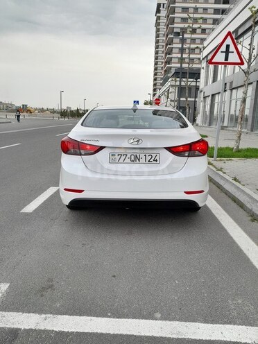 Hyundai Elantra 2015, 140,000 km - 1.8 л - Bakı