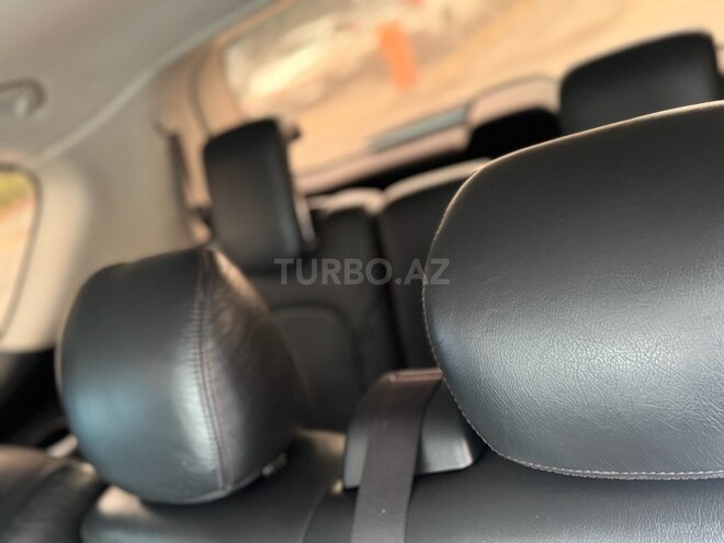 Nissan Patrol 2011, 250,000 km - 5.6 л - Bakı