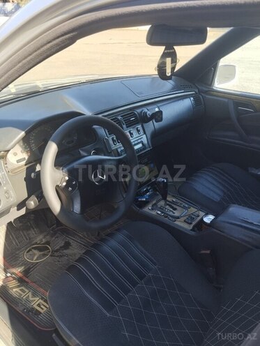 Mercedes E 220 d 2002, 300,000 km - 2.2 l - Gəncə
