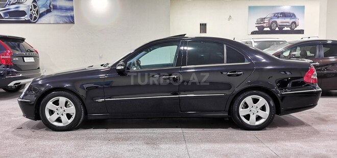 Mercedes E 270-3
