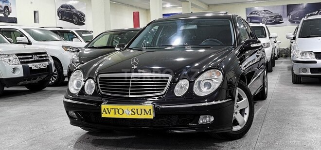 Mercedes E 270-4