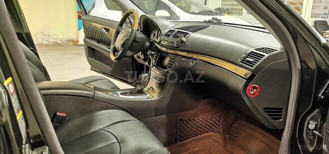 Mercedes E 270-13