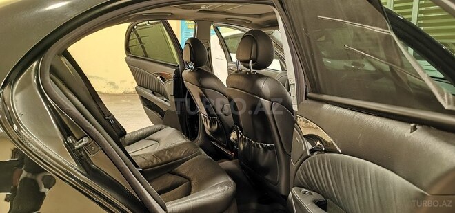 Mercedes E 270-12