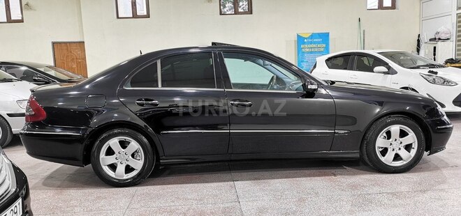 Mercedes E 270-6