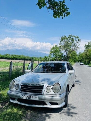 Mercedes E 240 1998, 230,000 km - 2.4 l - Zaqatala