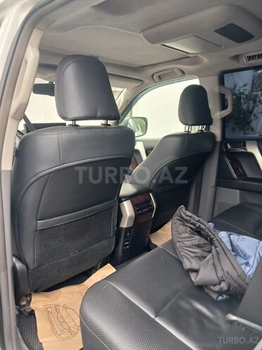 Toyota Land Cruiser Prado 2011, 281,000 km - 3.0 l - Bakı
