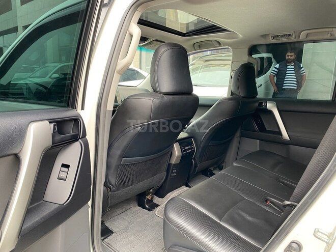 Toyota Land Cruiser Prado-9