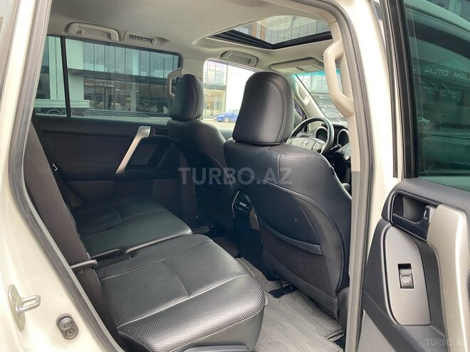 Toyota Land Cruiser Prado-11