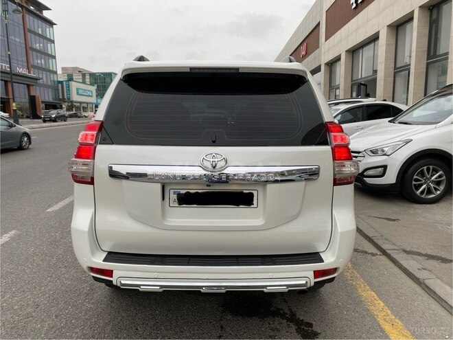 Toyota Land Cruiser Prado-4