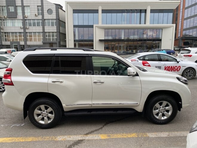 Toyota Land Cruiser Prado-7