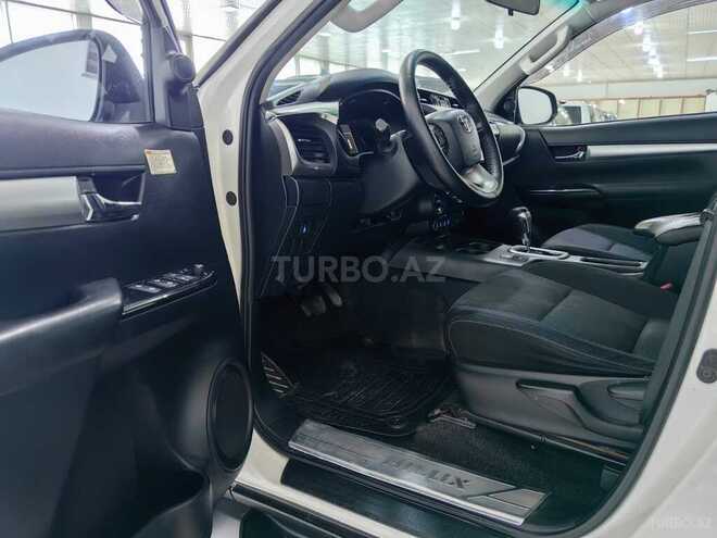 Toyota Hilux 2016, 136,000 km - 2.4 l - Bakı