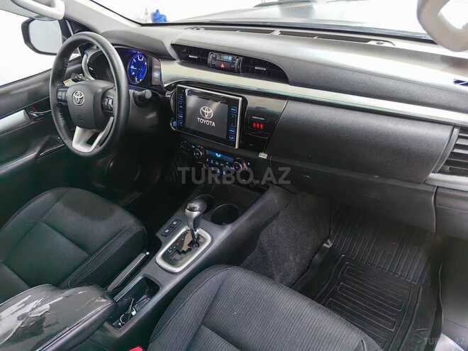 Toyota Hilux 2016, 136,000 km - 2.4 l - Bakı